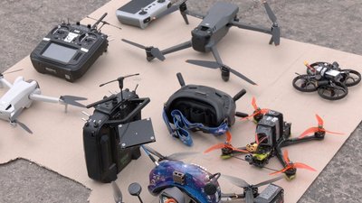 Заняття у школі пілотів дронів