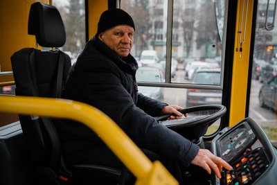 Нові шкільні автобуси передали чотирьом громадам Рівненщини Нові шкільні автобуси передали чотирьом громадам Рівненщини