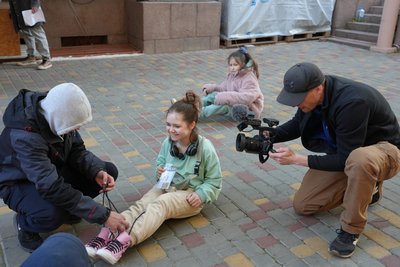 Кіно на лінії фронту. Чеський режисер знімає фільм про життя підлітків у Херсоні