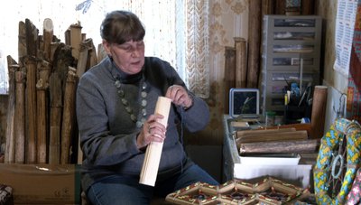 Музичні інструменти з борщівника: ветеринарка з Луцька виготовляє дощовиці Музичні інструменти з борщівника: ветеринарка з Луцька виготовляє дощовиці