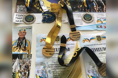 "Я по натурі дуже великий оптиміст", — 80-річний велосипедист з Житомира Михайло Кучевський