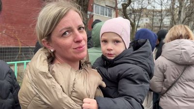"Страшний вибух, і я бачу, що на мене летить скло." Що відбувається на місці удару РФ по Дніпру "Страшний вибух, і я бачу, що на мене летить скло." Що відбувається на місці удару РФ по Дніпру