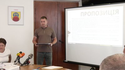 Платну парковку на вулиці 16 Липня облаштують у Рівному Платну парковку на вулиці 16 Липня облаштують у Рівному