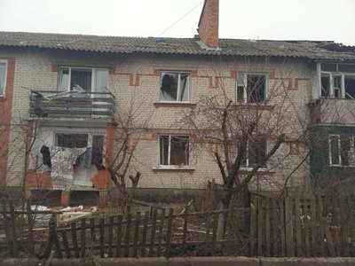 "Хата ходуном ходить і вікна тремтять": як виживають під обстрілами жителі Хотіні "Хата ходуном ходить і вікна тремтять": як виживають під обстрілами жителі Хотіні