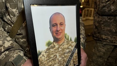 У Полтаві попрощалися із двома військовими Романом Диким та Олександром Ященком У Полтаві попрощалися із двома військовими Романом Диким та Олександром Ященком