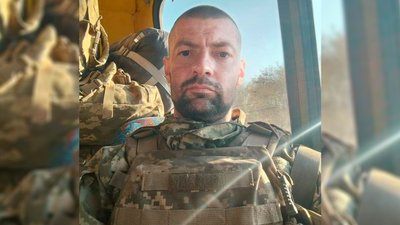 На Чернігівщині поховали чотирьох бійців: Олександра Дядечка, Євгенія Оряпа, Андрія Кізіма та Олексія Кухаренка На Чернігівщині поховали чотирьох бійців: Олександра Дядечка, Євгенія Оряпа, Андрія Кізіма та Олексія Кухаренка