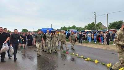 "Я звідти не повернуся": на Одещині попрощались з 24-річним десантником, який загинув на фронті "Я звідти не повернуся": на Одещині попрощались з 24-річним десантником, який загинув на фронті