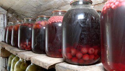 І сало, і "райські" яблучка: черкащанка розповіла, як робить консервації на зиму І сало, і "райські" яблучка: черкащанка розповіла, як робить консервації на зиму