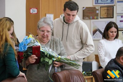 У Житомирі родинам загиблих військових передали державні нагороди У Житомирі родинам загиблих військових передали державні нагороди