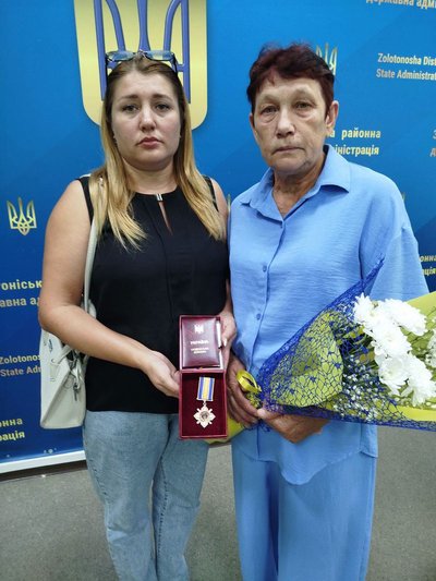 На Черкащині дві родини загиблих воїнів отримали ордени На Черкащині дві родини загиблих воїнів отримали ордени