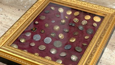 Швейні машинки, праски, наперстки: у вінницької дизайнерки колекція історії моди Швейні машинки, праски, наперстки: у вінницької дизайнерки колекція історії моди