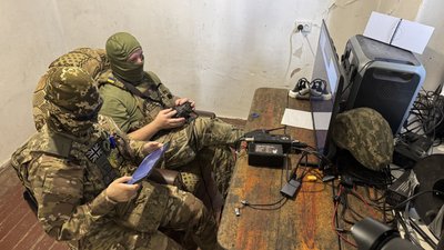 «Виявили — збиваємо»: як на Херсонщині працює екіпаж дронів-перехоплювачів «Виявили — збиваємо»: як на Херсонщині працює екіпаж дронів-перехоплювачів