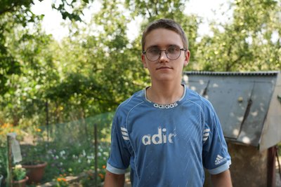 "Уб’ють, так уб’ють — кладовище поруч". Як живуть у Маломихайлівці на Дніпропетровщині, що за 12 км від лінії фронту "Уб’ють, так уб’ють — кладовище поруч". Як живуть у Маломихайлівці на Дніпропетровщині, що за 12 км від лінії фронту