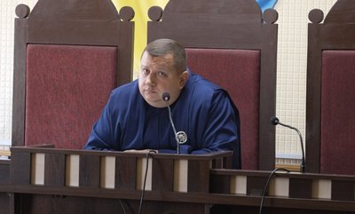 Душив в укритті школи: підозрюваного у вбивстві підлітків у Шаргороді почали судити у справі про тілесні ушкодження