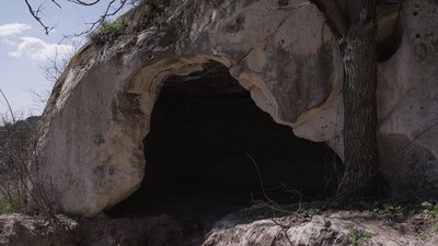 У печерах на Вінниччині знайшли наскельні зображення У печерах на Вінниччині знайшли наскельні зображення