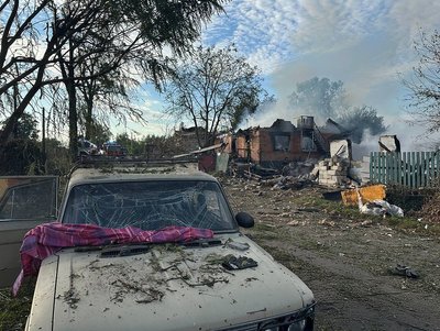 Атаки на Житомирщину дронами й ракетами: поліція документує пошкодження після обстрілів Атаки на Житомирщину дронами й ракетами: поліція документує пошкодження після обстрілів