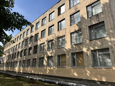 «Як бахнуло – вилетіло скло з вікна»: що розповіли місцеві про обстріл Полтави 1 вересня
