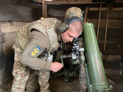 "Найскладніше – залишатись непомітним": навідник мінометного розрахунку про службу на прикордонні Сумщини "Найскладніше – залишатись непомітним": навідник мінометного розрахунку про службу на прикордонні Сумщини