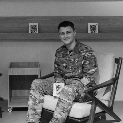 Артур Дронь, поет, військовий Артур Дронь, поет, військовий