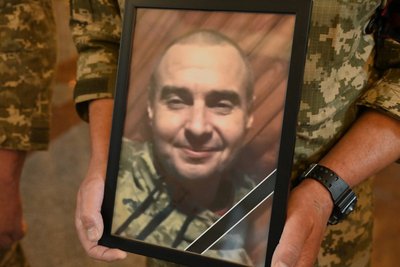 У Полтаві попрощались із чотирма військовими, які загинули під час захисту України У Полтаві попрощались із чотирма військовими, які загинули під час захисту України