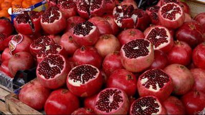 Мандарини, апельсини, гранат та хурма: скільки коштують фрукти на одеському "Привозі" Мандарини, апельсини, гранат та хурма: скільки коштують фрукти на одеському "Привозі"