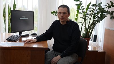 Яким у рідній школі пам’ятають черкащанина, який загинув під час теракту в Києві Яким у рідній школі пам’ятають черкащанина, який загинув під час теракту в Києві