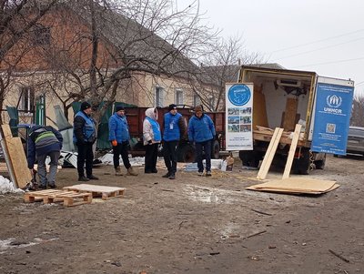 “Ми всі залишились бомжами”. Російська армія вдарила безпілотником по будинках у Стецьківці на Сумщині “Ми всі залишились бомжами”. Російська армія вдарила безпілотником по будинках у Стецьківці на Сумщині