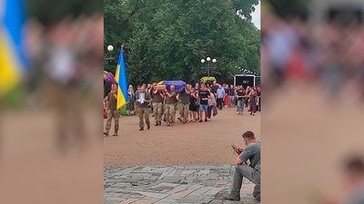 На Чернігівщині поховали Олександра Москаленка та Ігоря Дерюгу, які загинули на Сумщині та Луганщині На Чернігівщині поховали Олександра Москаленка та Ігоря Дерюгу, які загинули на Сумщині та Луганщині
