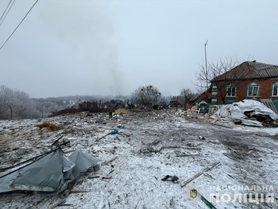 Поліція показала наслідки удару РФ по Кролевцю та Сумському району Поліція показала наслідки удару РФ по Кролевцю та Сумському району