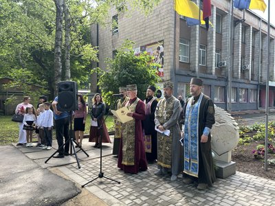 У Монастирищі на Черкащині відбулися урочистості до Дня Героїв У Монастирищі на Черкащині відбулися урочистості до Дня Героїв
