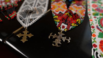 Відчувають захист завдяки прикрасам. Як на Буковині майстрині виготовляють старовинні ґердани та силянки | Жива спадщина