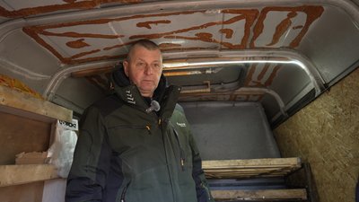 "Вимерло село": у Довгому, що за 25 кілометрів від Чернігова, залишається жити дев'ять людей "Вимерло село": у Довгому, що за 25 кілометрів від Чернігова, залишається жити дев'ять людей