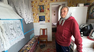 Хата з глини й дров: житель волинського села понад 30 років мешкає в екологічному будинку Хата з глини й дров: житель волинського села понад 30 років мешкає в екологічному будинку