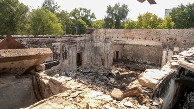 Життя люди ситуація пошкоджені будинки руйнування прифронтове зруйнована будівля будинку культури Курахове Донецька область Життя люди ситуація пошкоджені будинки руйнування прифронтове зруйнована будівля будинку культури Курахове Донецька область