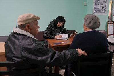 "Люди хочуть залишитися ближче до домівки". Як працює транзитний центр для евакуйованих у Сумах "Люди хочуть залишитися ближче до домівки". Як працює транзитний центр для евакуйованих у Сумах