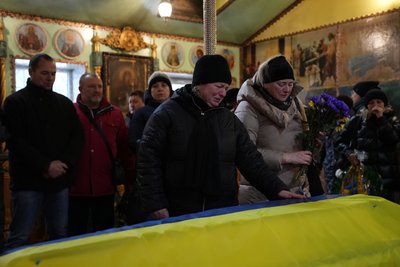 "Він створював красу і любив життя". В Сумах попрощались з воїном Олегом Северином "Він створював красу і любив життя". В Сумах попрощались з воїном Олегом Северином