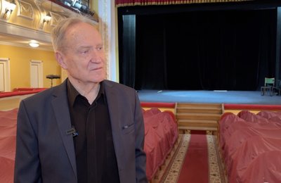 "Ми намагаємось лікувати душі дітей": як під час війни працює сумський театр для дітей та юнацтва "Ми намагаємось лікувати душі дітей": як під час війни працює сумський театр для дітей та юнацтва