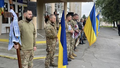 Назавжди 25: на Черкащині поховали загиблого від удару дроном захисника Назавжди 25: на Черкащині поховали загиблого від удару дроном захисника
