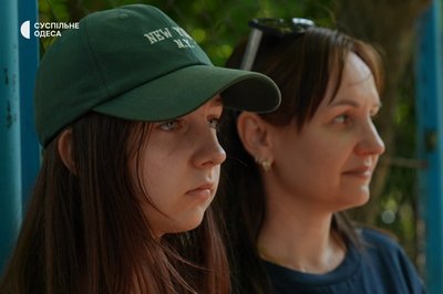 "Я просто хочу спокійно випити каву в себе вдома": історія жінки, яка виїхала з Херсона через окупацію "Я просто хочу спокійно випити каву в себе вдома": історія жінки, яка виїхала з Херсона через окупацію