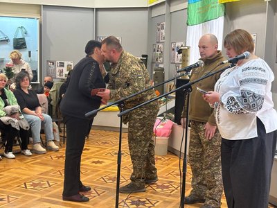 У Вінниці матерям загиблих оборонців вручили ордени У Вінниці матерям загиблих оборонців вручили ордени