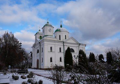 Суд передав у власність держави: на Черкащині представники УПЦ МП не пустили до собору його нових управителів Суд передав у власність держави: на Черкащині представники УПЦ МП не пустили до собору його нових управителів