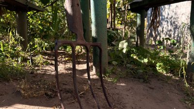 Бив лопатою та вилами: на Черкащині затримали пенсіонера за підозрою у вбивстві сусіда Бив лопатою та вилами: на Черкащині затримали пенсіонера за підозрою у вбивстві сусіда