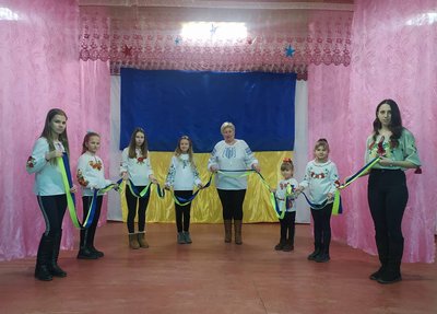 До Дня Соборності України у Малинській громаді на Житомирщині організували фотоакцію "Нитка Єдності"