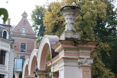Стан вхідної арки