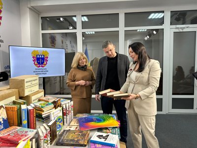 Передали книжки, українсько-угорська школі в Будапешті, освіта, Тернопільщина, січень 2025