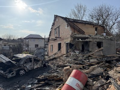 Через обстріл у Полтаві пошкоджене житло родини блогерів Через обстріл у Полтаві пошкоджене житло родини блогерів