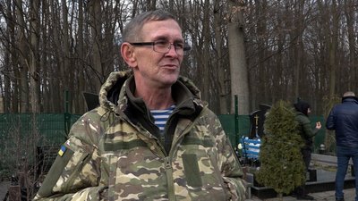 "Тільки добровольці йшли туди": спогади про оборонців Донецького аеропорту з Вінниччини "Тільки добровольці йшли туди": спогади про оборонців Донецького аеропорту з Вінниччини