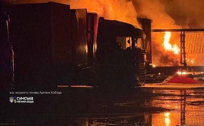 Реактивний безпілотник вдарив по поштовому відділенню у Сумській громаді: є загиблі Реактивний безпілотник вдарив по поштовому відділенню у Сумській громаді: є загиблі