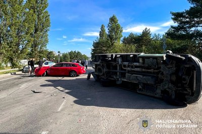 Зіткнулися три легковики та вантажівка у Вараші на Рівненщині Зіткнулися три легковики та вантажівка у Вараші на Рівненщині