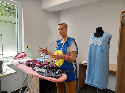 У Львові для вимушених переселенців з Маріуполя відкрили центр "Турбота"